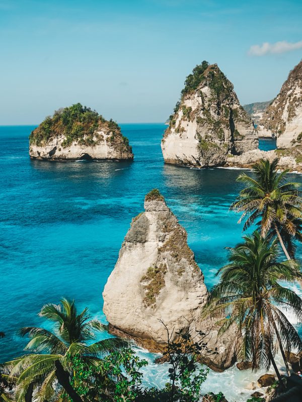 Picturesque & compact sandy beach backed by striking, sheer cliffs with a stone stairway.